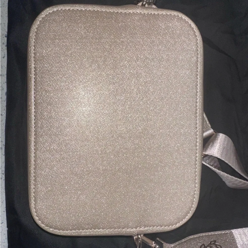 NWT White Elm Limited Edition Color Gold Sparkle Bexley with Dust bag - Picture 7 of 9